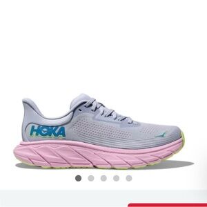 Hoka Arahi 7 Gray and Pink Athletic Shoes with Cushioned Soles